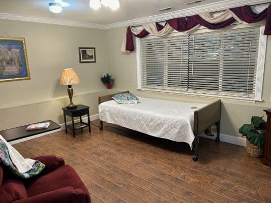 Northaven II Retirement Apartment - Gallery Image 2