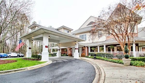 Charter Senior Living of Charlotte - Gallery Image 4