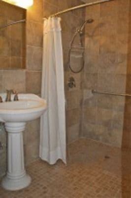 Guardian Senior Homes On Madison - Gallery Image 4