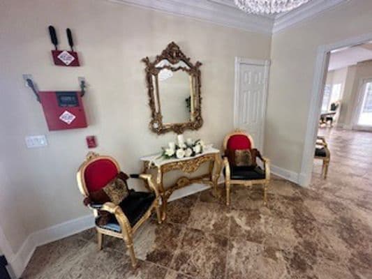 Chateaux Serenity Assisted Living And Memory Care - Gallery Image 3