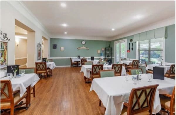 Lynridge Assisted Living & Memory Care - Gallery Image 2