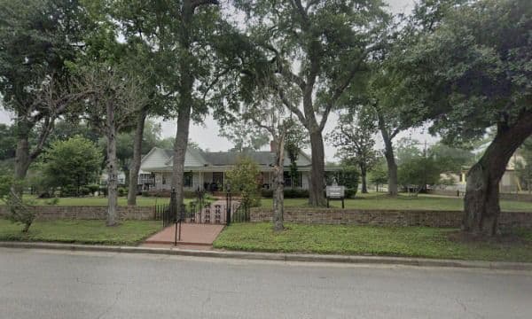 Assisted Living At Lady'S House - Gallery Image 2