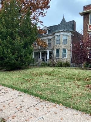 Central Residence - Gallery Image 1